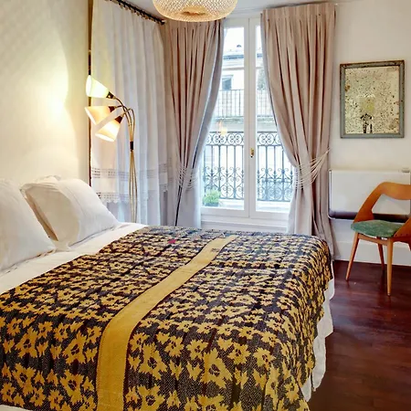Central Bourse Apartment Paris